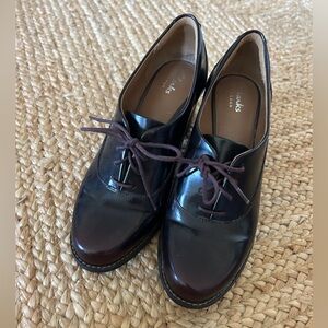 Clarks Artisan Tarah Victoria Oxford Pump Women
Burgundy Leather Lace-up